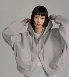 ローリーズファーム ZIPショートフーディー アイボリー - メルカリ