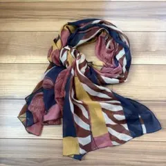 ユニークな幾何学模様　スカーフ　大判　マルチカバー