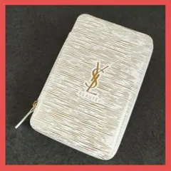 イヴ・サンローラン・ボーテ　YSL BEAUTYホリデー限定　ノベルティ　ポーチのサムネイル