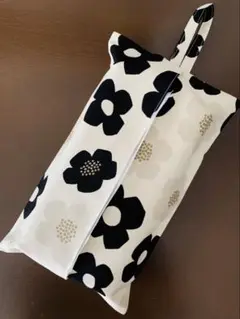 北欧風花柄×ブラックコンビ　ボックスティッシュケース