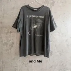 andMe Tシャツ グラフィック プリント 半袖 チャコールグレーのサムネイル