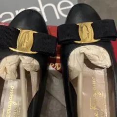 【美品】Salvatore Ferragamo パンプス ブラック 6Cのサムネイル