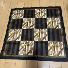FENDI 時計 チェーン デザイン　ハンカチのサムネイル