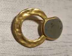 パコラバンヌ　ブローチ