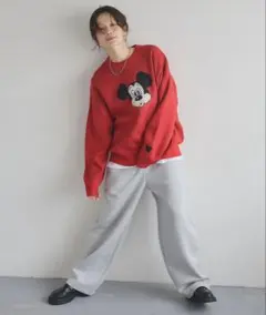 ミッキーマウス　ニット　トレーナー　赤ニット