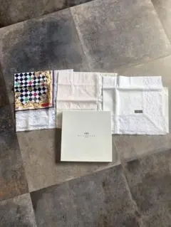 【バレンシアガ】レース装飾ハンカチセット 3枚入り