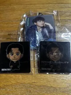 山下健二郎　クリアチャーム チェンジングピンバッジ