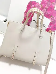 美品★CHRISTIAN VILLA★ レザー ハンドバッグ　スタッズショルダーのサムネイル