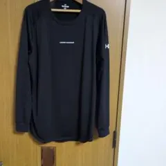 UNDER ARMOUR 長袖Tシャツ ブラックのサムネイル