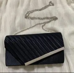 ブラックストライプ クラッチバッグ パーティーバッグ フリル 黒 結婚式お呼ばれ