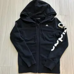 adidas エッセンシャルズ　フルジップ パーカー 黒