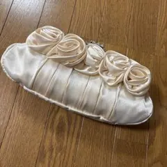 フラワーモチーフ ベージュ サテン パーティーバッグ
