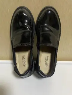 黒いスリッポンシューズ　24cm エナメル　モノトーン