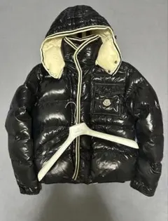 MONCLER ダウンジャケット フード付き