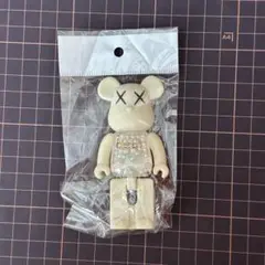 スマホグリップ クマ シャカシャカ スタンド 白 ホワイト ベアブリックみたいな