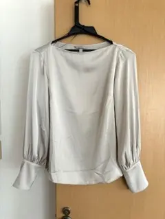 H&M | 長袖 とろみブラウス 光沢感のサムネイル