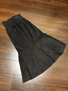 マーメイドスカート　ロング　黒　フェイクファー　スエード調　ウエストゴム　リボン