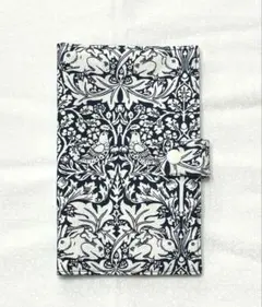 ハンドメイド　芯無し　マルチケース　通帳　お薬手帳　ブラザーラビット　濃紺