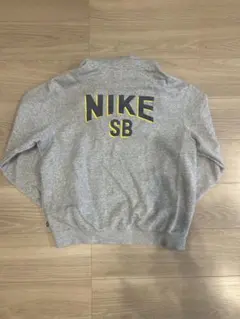 【美品】NIKE ナイキ　プルオーバー パーカー　バックロゴ