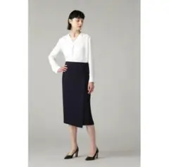 ボッシュ　トリアセバックサテンセットアップスカート　38 ネイビー