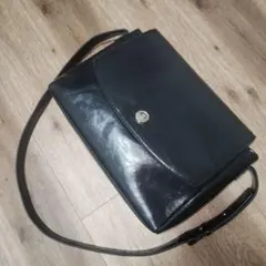 【美品】minitmute ミニミュート Brett ショルダーバッグ ブラックのサムネイル