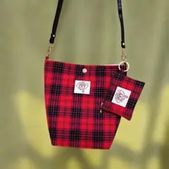 ハンドメイド 赤タータンチェック ショルダーバッグ　サコッシュ　ミニポーチ付き