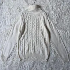 ケーブル編みタートルネックニット　M　セーター　ホワイト　ハイネック◆A965