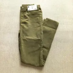 新品オリーブ色キッズのびのびレギンスパンツ 150サイズ