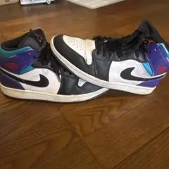Nike Air Jordan 1 Mid スニーカー