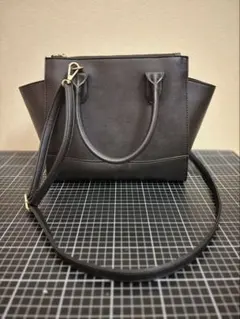 お値下げ新品タグ付き INDIVI スタッズ付き2wayバッグ定価11,500円 
