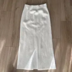 ナルシスホワイト スリット ロングスカート Fサイズのサムネイル