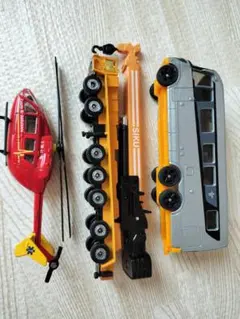 ミ*ム様 SIKU まとめ売り　キャンピングカー　クレーン　ヘリコプター