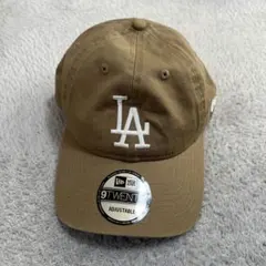 NEWERA 9FORTY LAロゴ　ベージュ　キャップ
