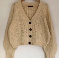 ベージュ ケーブルニット カーディガン