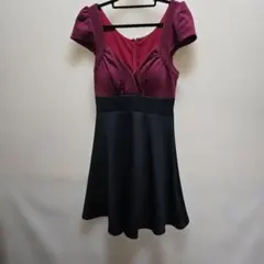 dazzy ワインレッドと黒のドレス