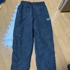 トラックパンツ