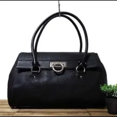 サルヴァトーレ フェラガモ ◻︎ガンチーニ レザー セミショルダー