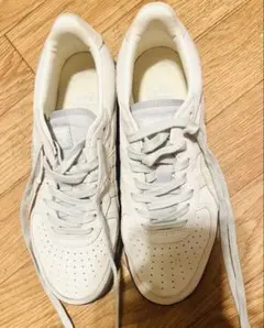 Onitsuka Tiger 美品　スニーカー ライトグレー　箱付き　値下げのサムネイル