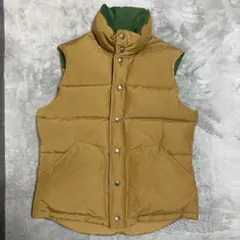 【美品】マウントレイニアデザイン　ダウンベストのサムネイル