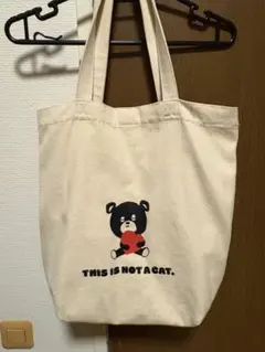This is not a cat トートバッグ