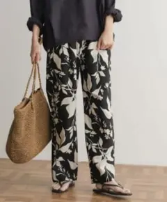 アーバンリサーチ　リネンレーヨンフラワーパンツ