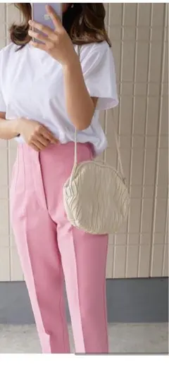 ZARA プリーツ加エクロスボディバッグ　アイボリー