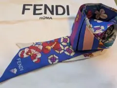 最終値下げ♡FENDI ブルー＆ホワイト　花柄 シルクスカーフ