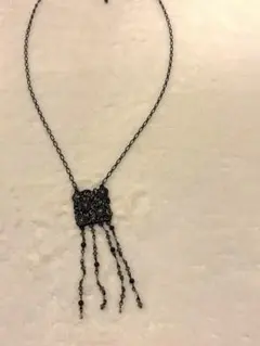 希少 作家刻印入り 透かし彫りアラベスク 4連フリンジネックレス ガンメタ