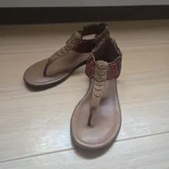 MINNETONKA ビーズ装飾 トングサンダルのサムネイル