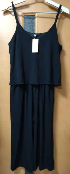 ユニクロUNIQLO キャミソールオールインワン 黒 Lサイズ 新品未使用品