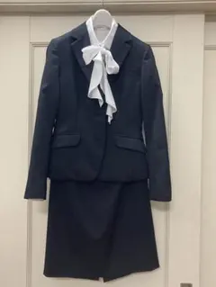 入学式レディーススーツ（洋服の青山・Precious)