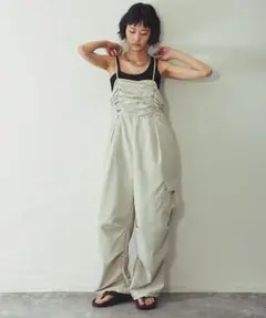 アダムエロペ シャイニータフタ撥水ロンパース - メルカリ