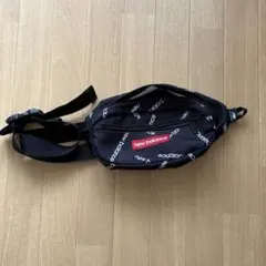 ニューバランス ボディバッグ ブラック 総柄