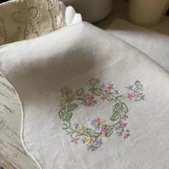 フランスアンティークஐ⋆*淡い優しい色合いの花柄刺繍クロス - メルカリ
